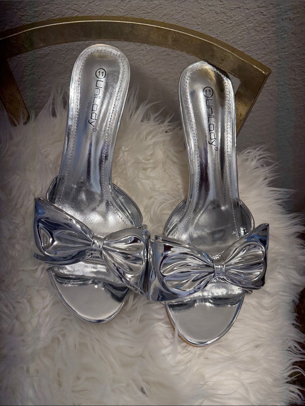 Silver Metallic Bow Slide Heels | Women’s Size 11